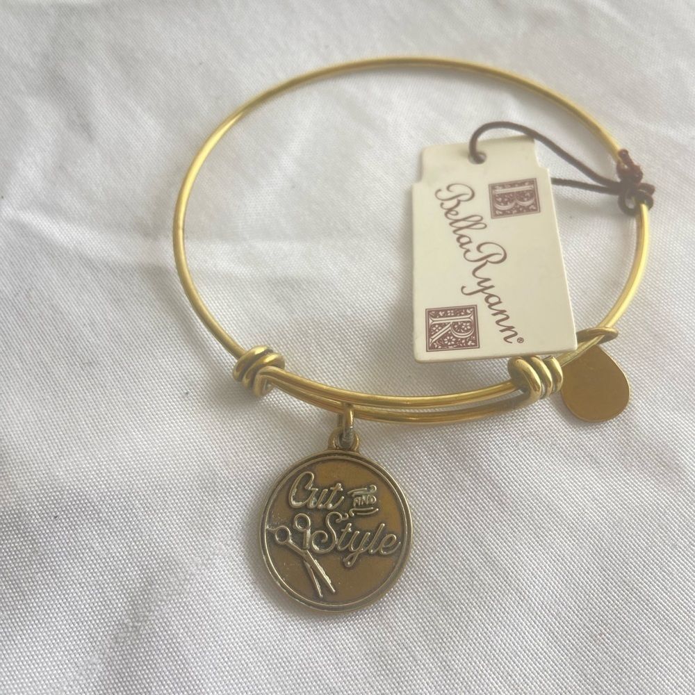 NWT BellaRyann cut style lovers bangle gold color